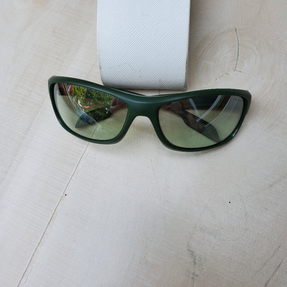 PRADA sunglasses - Picture 4 of 13
